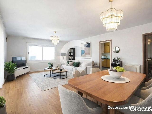 Piso en venta en Mataró, de 175 m² 5 habitaciones por 329.000