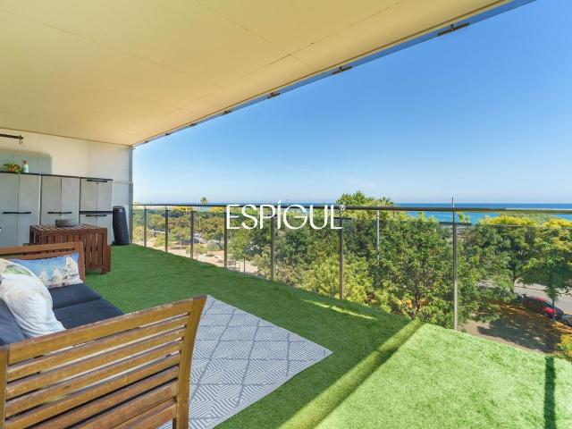 Piso en venta en Mataró, El Rengle. Piso de obra semi nueva frente al mar en Mataró. Pisos.