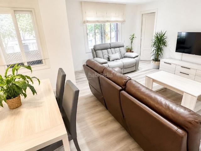 Piso en venta en Mataró, Peramàs. PISO REFORMADO CON ESTILO, AMPLIO SALÓN, BALCÓN Y ASCENSOR. Pisos.