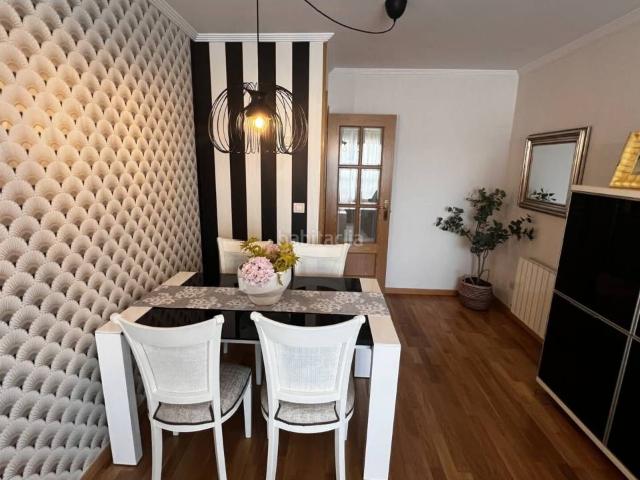 Piso en venta en Medina de Pomar. Vivienda impecable con suite, garaje, trastero y espectaculares vistas despejadas en Medina de Pomar. Pisos Medina de.