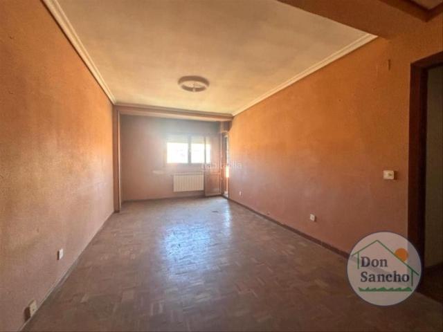 Piso en venta en Medina del Campo. Atención compradores exigentes de la hermosa ciudad de Medina del Campo! No se pueden perder esta increíble oportunidad de adquiri. Pisos Medina del.