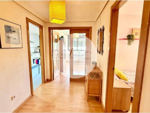 Piso en venta en Medina del Campo. Piso en venta con garaje en Medina del Campo con piscinas enfrente y colegio al lado. Pisos Medina del.
