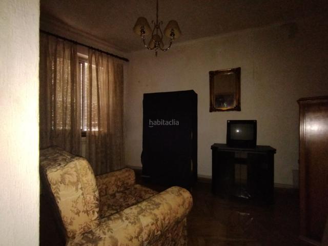 Piso en venta en Medina del Campo. Vivienda en planta baja con patio `para reformar. Pisos Medina del.