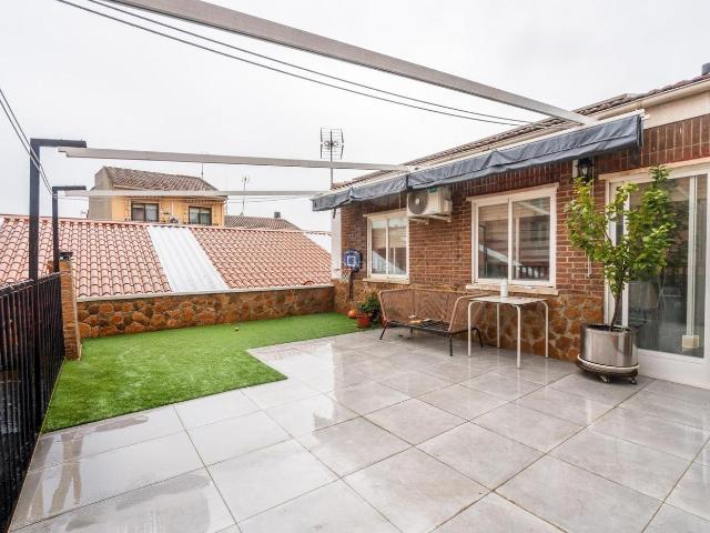 Piso en venta en Mejorada del Campo. OPORTUNIDAD ÚNICA EN MEJORADA DEL CAMPO VIVIENDA DE TRES HABITACONES Y UNA ESTUPENDA NAVE. Pisos Mejorada del.