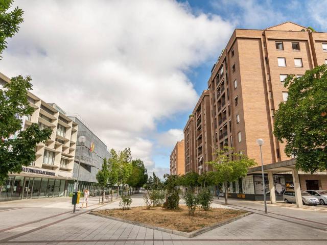 Piso en Venta en Mendebaldea Ermitagaña