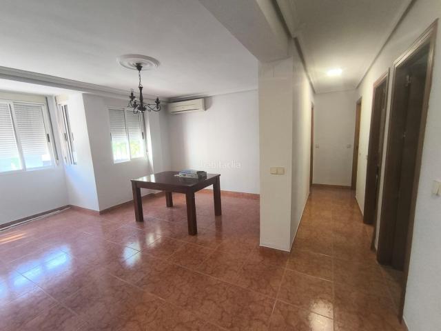Piso en venta en Mengíbar. Pisos.