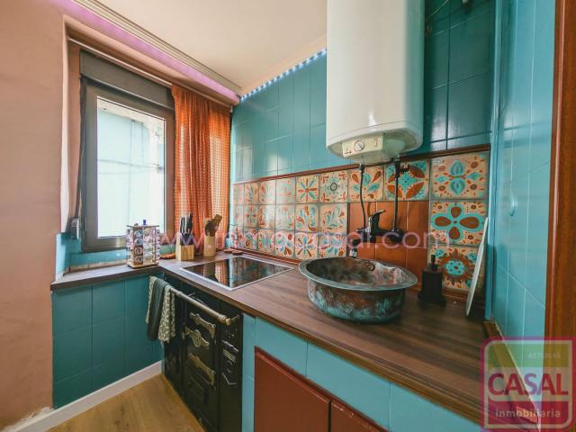 Piso en venta en Mieres, Zona Rural. En venta acogedor piso en Santa Cruz Mieres. Primera planta que consta de cocinacomedor, salón, 3 habitaciones, baño completo y g. Pisos.
