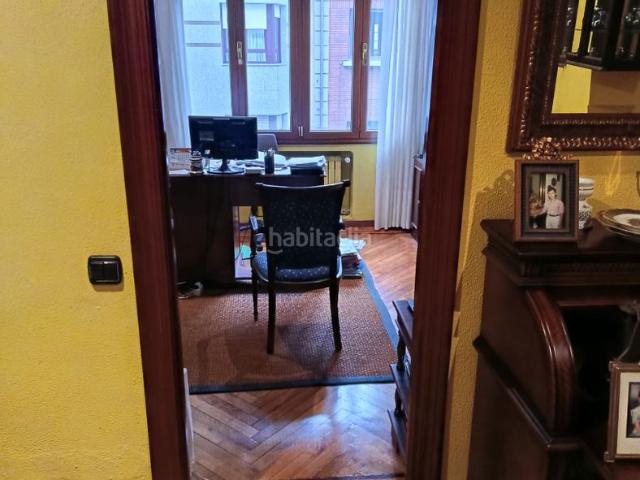 Piso en venta en Mieres, La Villa Bazuelo. Enorme piso en Calle Carreño Miranda. Pisos.