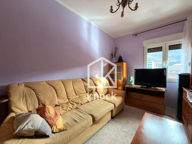 Piso en venta en Mieres, Santa Marina Polígono. 3 HABITACIONES PARA ENTRAR A VIVIR EN MIERES. Pisos.