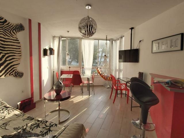 Piso en venta en Mijas, Calahonda. Piso en primera línea de playa, Calahonda. Pisos.