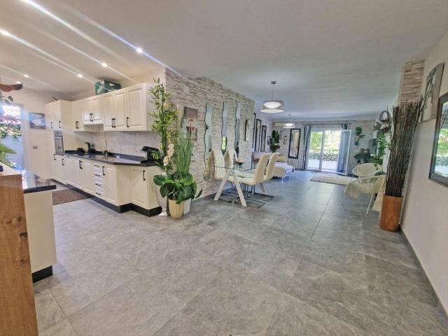 Piso en venta en Mijas, Calahonda. Piso en venta en Calahonda. Pisos.