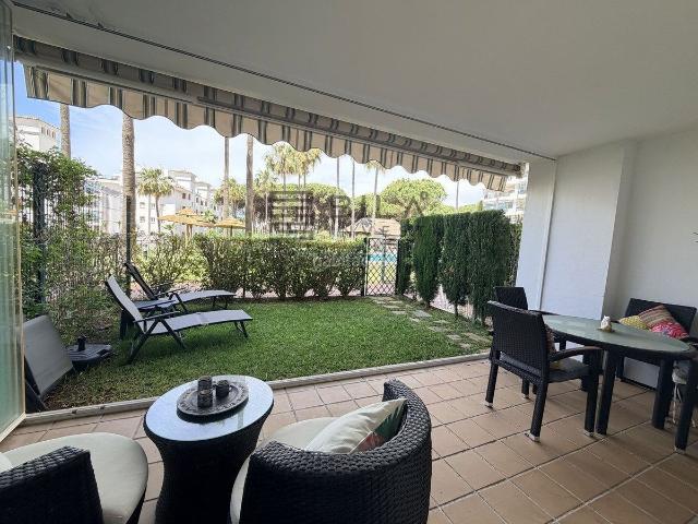 Piso en venta en Mijas, Calahonda. Piso en venta en 1º Línea de playa en Urb. Mi Capricho de Calahonda, Mijas Costa. Pisos.