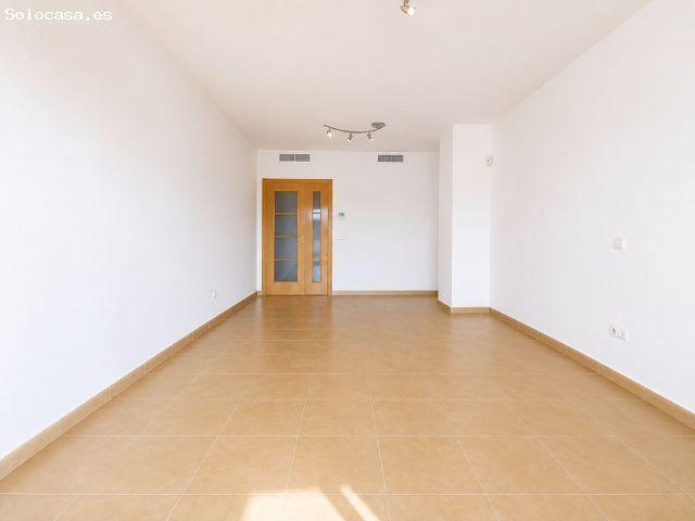 Piso en venta en Mijas Golf con gran terraza de 70 m2, garaje, trastero y acceso directo a la piscin