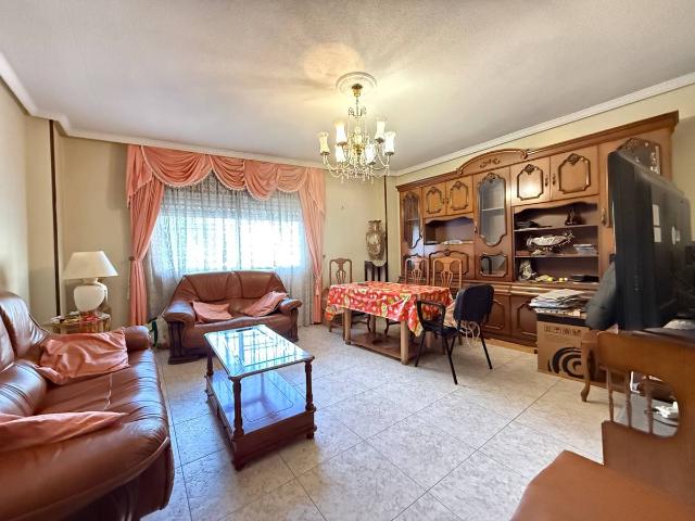 Piso en Venta en Miralvalle Av. Virgen del Puerto La Data
