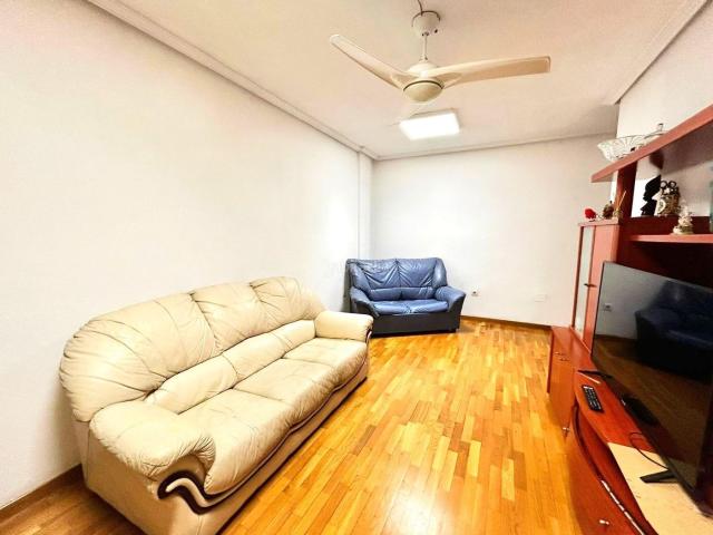 Piso en venta en Molina de Segura, Centro. Vive el centro. Aparca sin estrés. Entra y disfruta desde el primer día. Pisos Molina de.