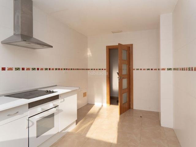Piso en venta en Molina de Segura, El Castillo San Roque El Carmen. Ponemos a su disposición un excepcional piso dúplex disponible para la venta en el corazón de Molina de Segura. Esta vivienda.