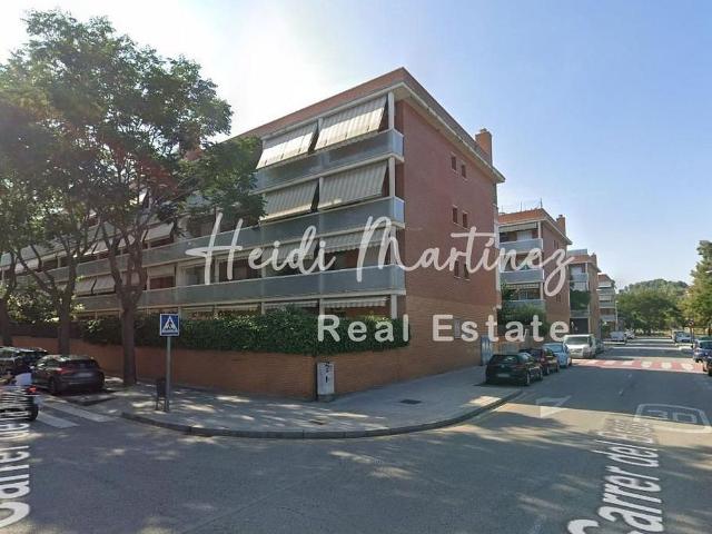 Piso en venta en Molins de Rei, de 113 m² 4 habitaciones por 430.000