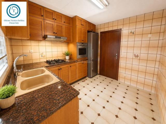 Piso en venta en Mollet del Vallès, Col·legis Nous. AMPLIA VIVIENDA DE 4 HABITACIONES EN EXCELENTE UBICACIÓN, CON GRAN BALCÓN Y MÚLTIPLES POSIBILIDADES. Pisos Mollet del.