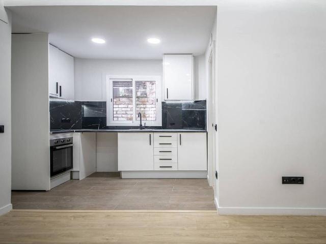 Piso en venta en calle Isaac Albeniz, Pineda de Mar, de 60 m² 2 habitaciones por 153.000