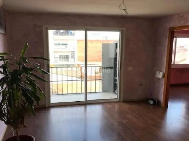 Piso en venta en Mollet del Vallès, Estació de França. Mollet del Vallès, Barcelona. EN RENTABILIDAD se vende alquilado, no se puede visitar ni hipotecar. Pisos Mollet del.