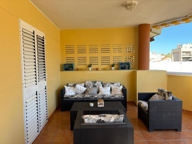 Piso en venta en Moncofa, Moncófar Playa. Piso de 3 habitaciones con terraza de 30 m² y vistas al mar, amueblado y con ascensor. Pisos.