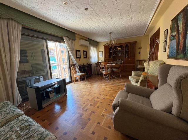 Piso en Venta en Mont Olivet