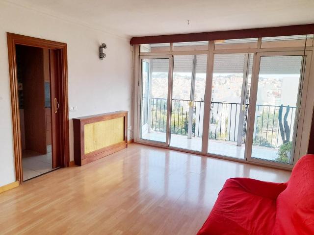Piso en Venta en Montbau