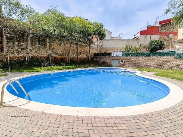 Piso en venta en Montbrió del Camp, de 95 m² 3 habitaciones por 205.000