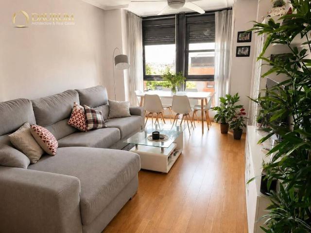 Piso en Venta en Montecarmelo