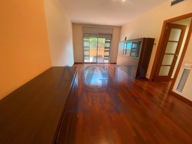 Piso en venta en Montgat. Una terraza donde tus hijos podrán jugar con total seguridad, donde podrás disfrutar de cenas de verano o incluso crear un espacio. Pisos.