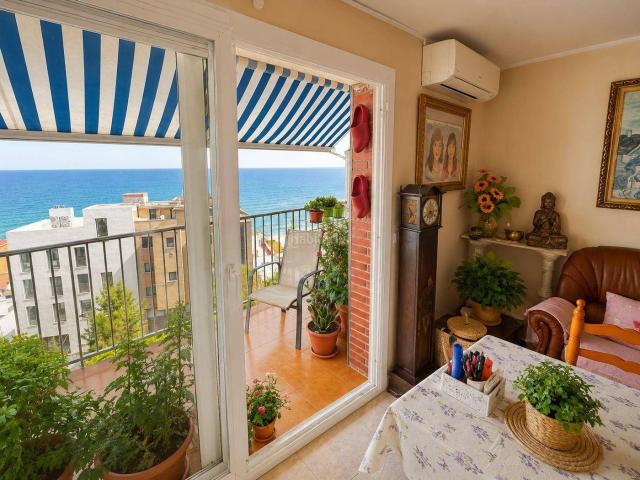 Piso en venta en Montgat. PISO CON VISTAS AL MAR EN MONTGAT. Pisos.