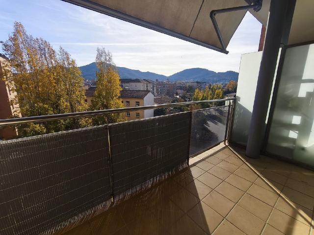 Piso en venta en Montornès del Vallès, de 93 m² 3 habitaciones por 324.000