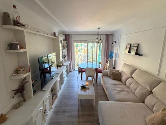 Piso en venta en Montornès del Vallès. ESPECTACULAR PISO REFORMADO DE 4 HAB. CON BALCÓN Y ASCENSOR!. Pisos Montornès del.