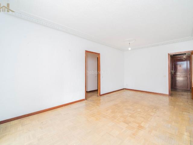Piso en venta en Móstoles, Norte Universidad. HOGARES PRESENTA este magnífico piso de 3 dormitorios con terraza en una de las mejores zonas de Móstoles. Pisos.