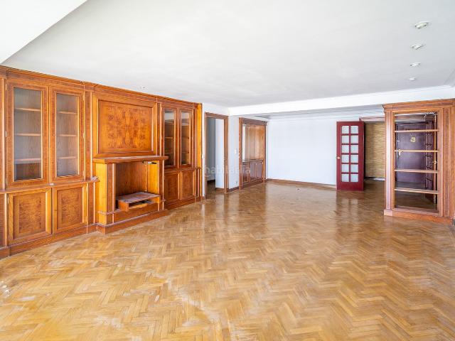 Piso en venta en Móstoles, Norte Universidad. Piso de esquina en Estoril II. Pisos.
