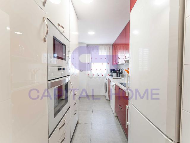Piso en venta en Móstoles, Sur PAU 4. AGENCIA INMOBILIARIA CAPITAL HOME MOSTOLES VENDE EN EXCLUSIVA MAGNÍFICO PISO EN UNA DE LAS MEJORES ZONAS DE MOSTOLES. Pisos.