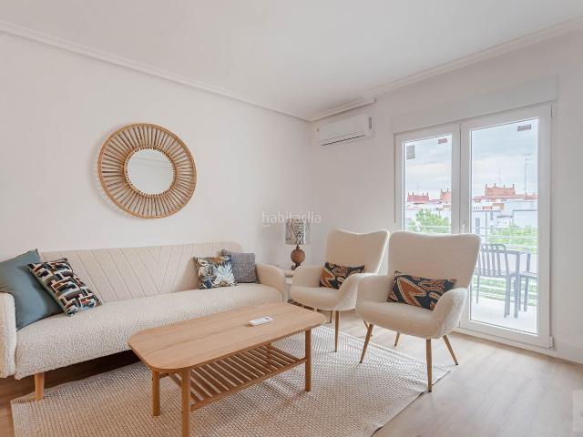 Piso en venta en Móstoles, Villafontana Estoril I. Se vende estupendo piso con reforma integral completa, a estrenar y totalmente equipado, en la Zona Este de Móstoles. Salón amplio. Pisos.