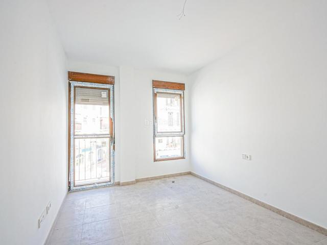 Piso en venta en Moraira, Casco Urbano. Este piso está situado en un bloque de pisos nuevo en el centro de Moraira.Está a poca distancia de todos los servicios, como supe. Pisos.