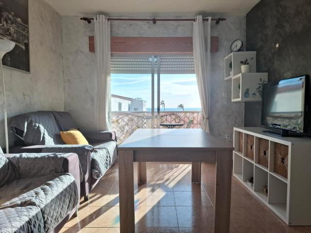 Piso en venta en Motril, Torrenueva. Piso en venta con vistas al mar. Pisos.