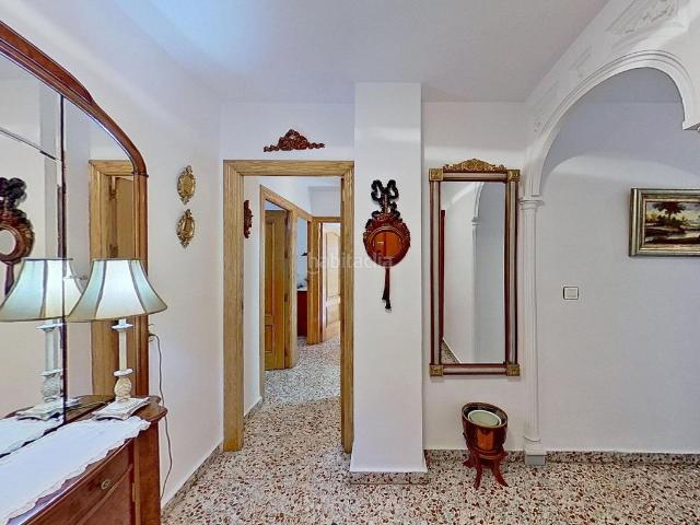 Piso en venta en Motril, Playa de Granada. Piso en la avenida principal del Puerto de Motril. Pisos.