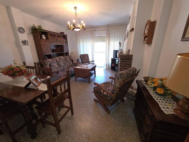 Piso en Venta en Navamorcuende