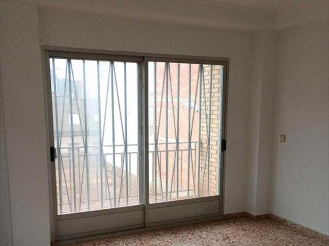 Piso en venta en Navarrés. Piso en Calle Juan Bautista Humet. Pisos.