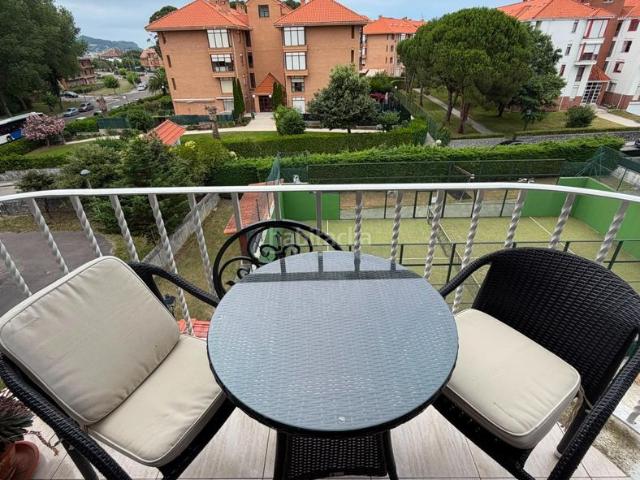 Piso en venta en Noja, Ris. EXCLUSIVA VIVIENDA EN UNA DE LAS MEJORES URBANIZACIONES DE LA PLAYA DE RIS. Pisos.