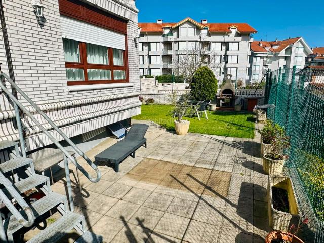 Piso en venta en Noja, Tregadín. Coqueto bajo con amplio jardín de 150 m en zona de Trengandin en Noja. Pisos.