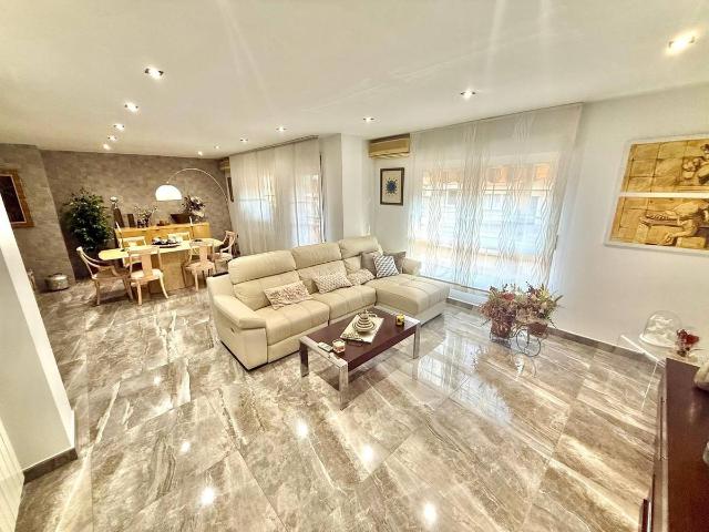 Piso en Venta en Nou Moles