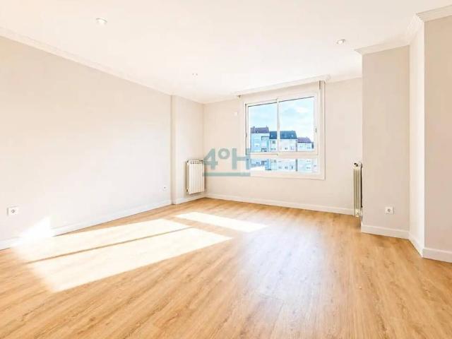 Piso en Venta en Ourense