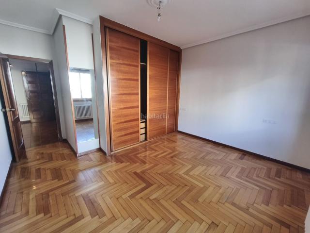 Piso en venta en Ourense, Centro. Couto Muy Prox. Centro Oportunidad. Pisos.