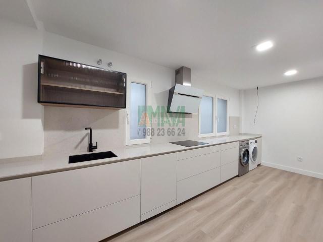 Piso en venta en Ourense, Centro. Pisos.
