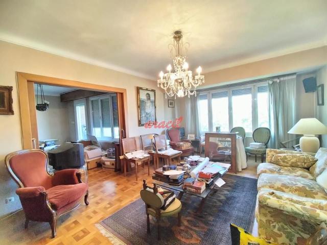 Piso en venta en Ourense, Centro. Pisos.
