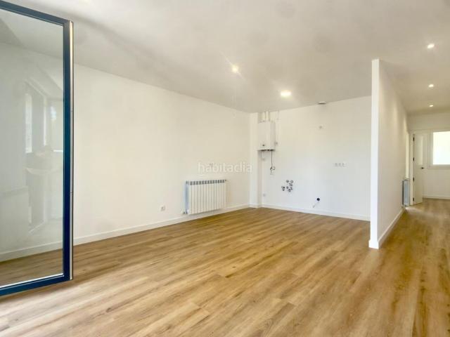Piso en venta en Ourense, A Carballeira. Encantador piso de 3 habitaciones 2 baños y ascensor Reforma integral hecha 2025. Pisos.